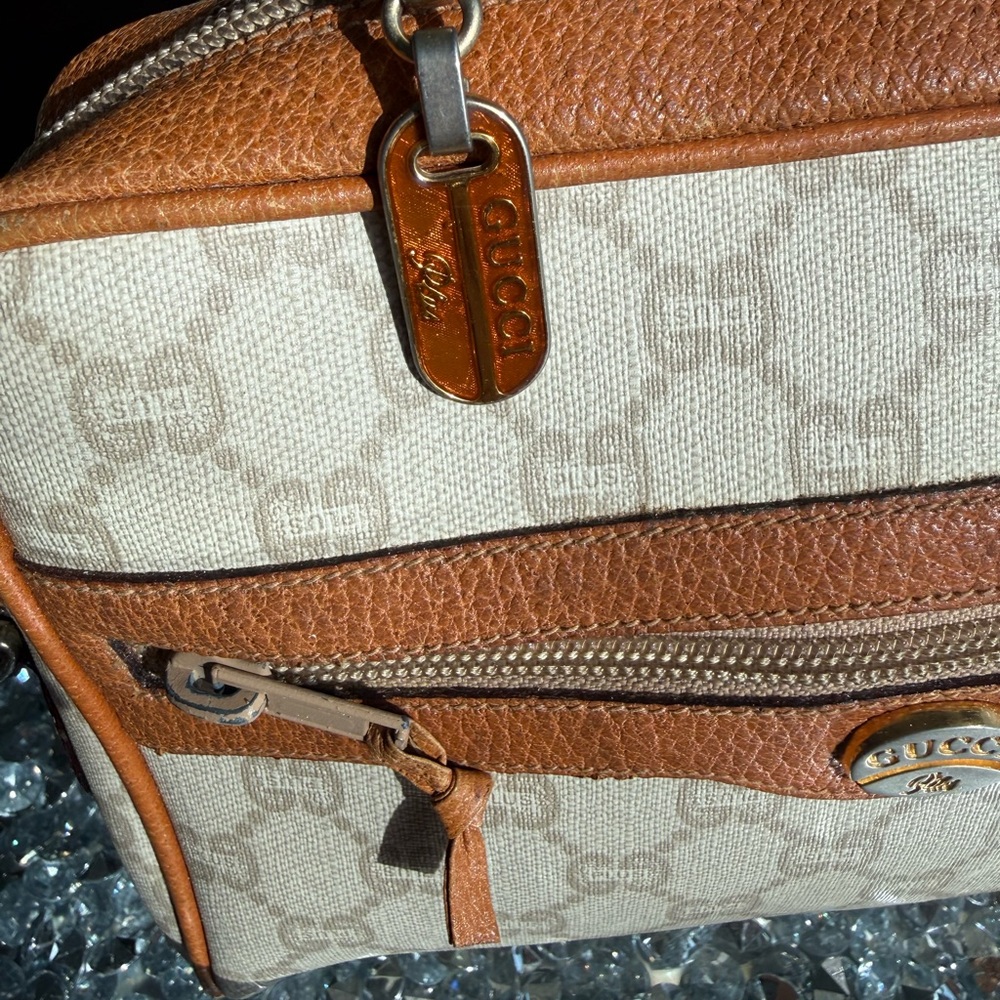 EUC Gucci Plus  Monogram crossbody bag - Picture 4 of 8